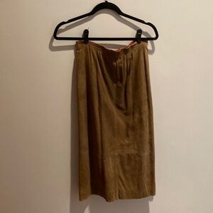 019.   skirt size m/L vintage